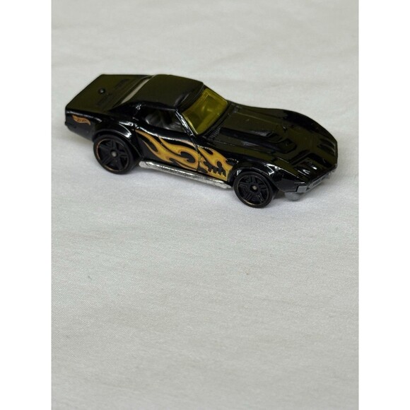 Hot Wheels '69 Corvette-Black w/Gold Graphic Flames-Muscle Car 2010 Collection - Picture 1 of 13